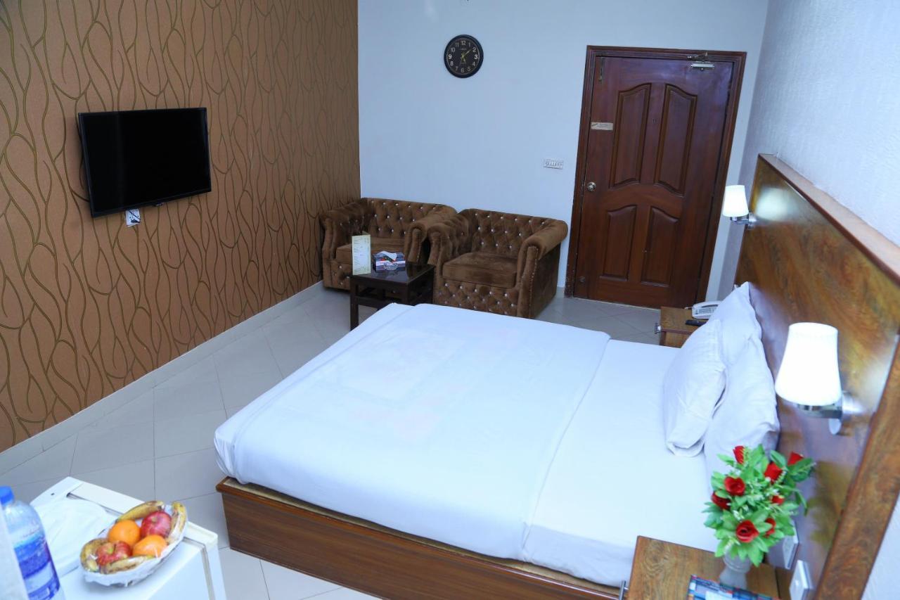 Fiesta Inn Hotel & Resorts Multan Exterior photo