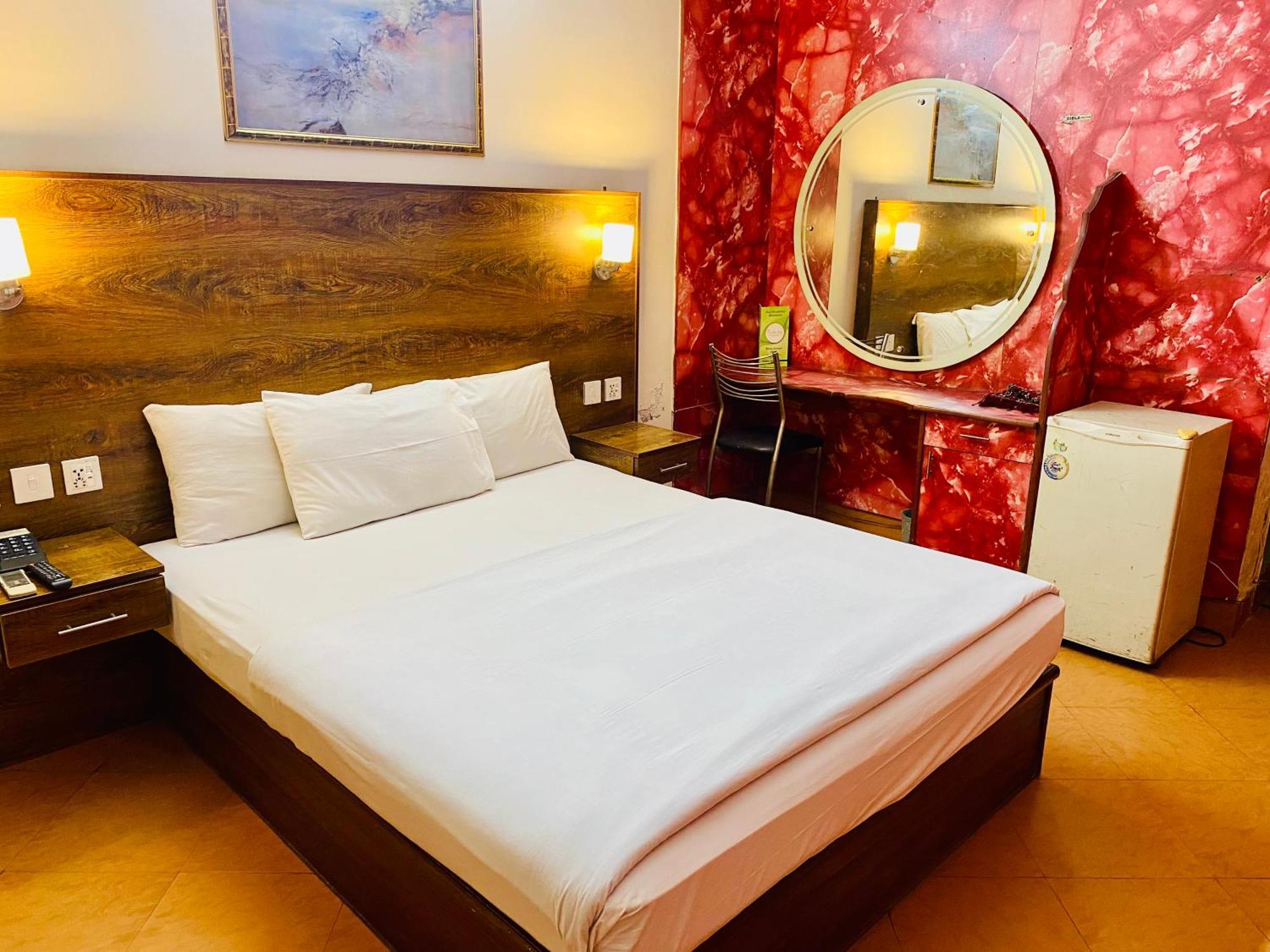 Fiesta Inn Hotel & Resorts Multan Exterior photo