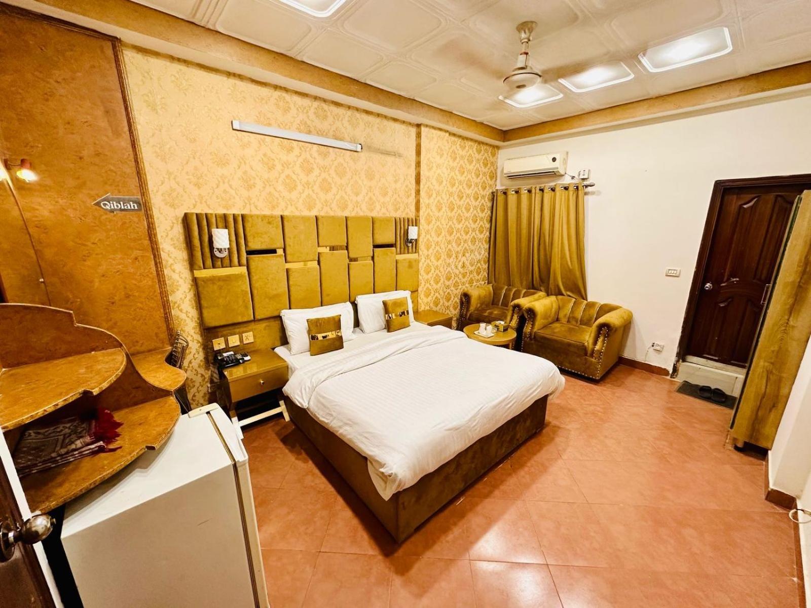 Fiesta Inn Hotel & Resorts Multan Exterior photo
